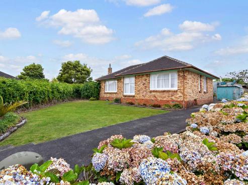 12 Shamrock Lane, Te Atatu Peninsula