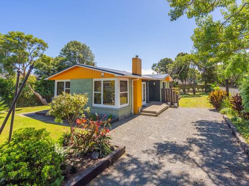 16 Walton Avenue, Waikanae