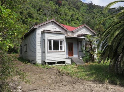 41 Back Road, Granity