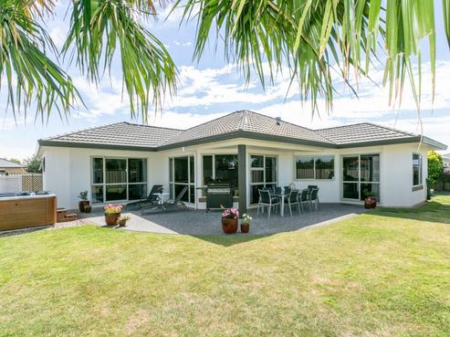 18 Forbury Way, Taradale