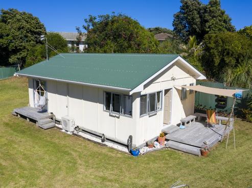 35 Tasman Road, Otaki Beach