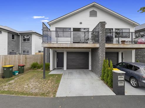 8/16 Jones Crescent, Melville