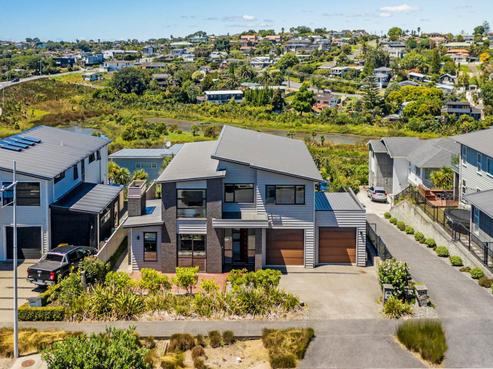 12 Remuremu Street, Long Bay