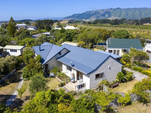 36 Freyberg Crescent, Waikanae Beach