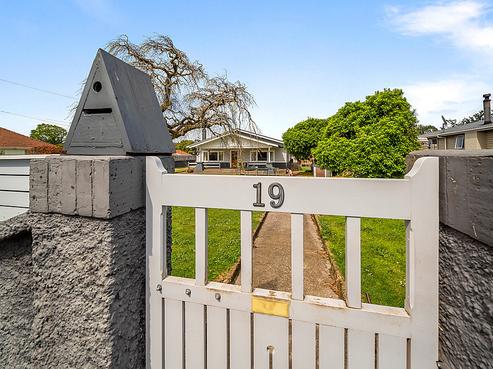 19 Burns Street, Hawera