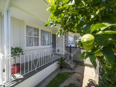 2 Park Road, West End