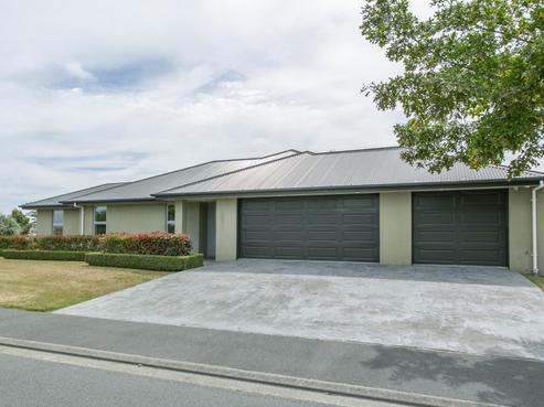 11 Halston Close, Huntingdon/Lake Hood