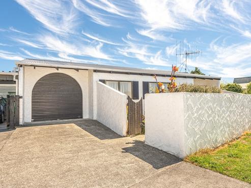 16 Sussex Road, Springvale