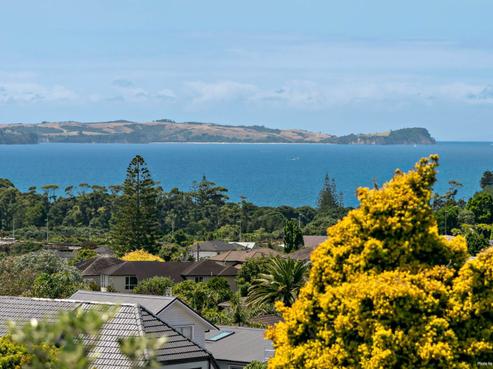 5 Summit Drive, Torbay