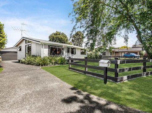 15 Zenith Place, Conifer Grove