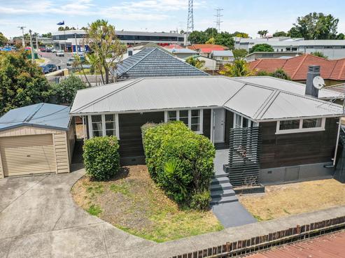 16 Vera Road, Te Atatu South