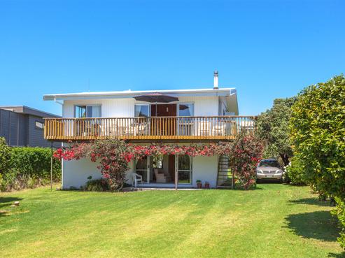 6 Harsant Avenue, Hahei