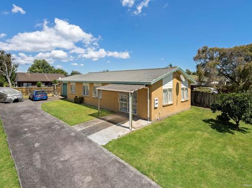 33 Riverton Drive, Randwick Park