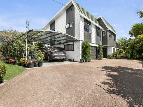 120 Whangaparaoa Road, Red Beach