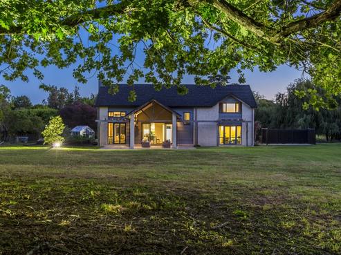 7 Whangaparaoa Road, Red Beach