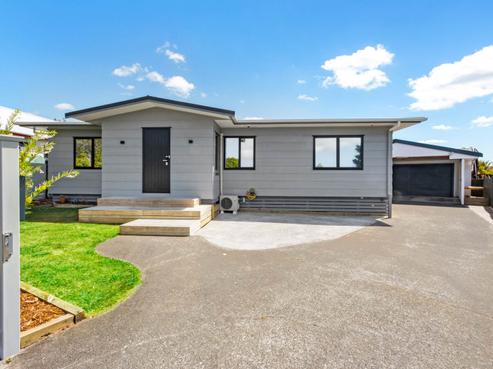 12 Macrocarpa Place, Ranui