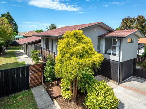 32 Ambleside Drive, Burnside