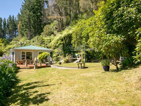 284 Moores Valley Road, Wainuiomata