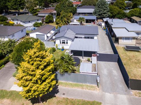 702 Riverslea Road South, Akina