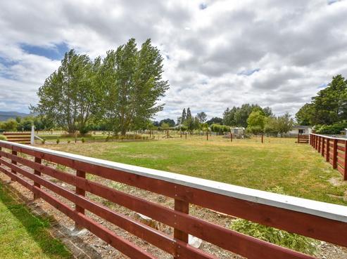 133 Lincoln Road, Carterton
