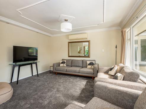 615 Harewood Road, Harewood
