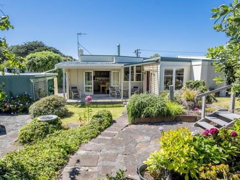 5 Kapiti Lane, Otaki Beach