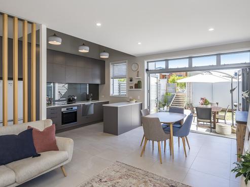 21 Te Ara Kawakahia, Waikanae
