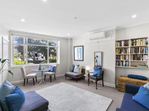 18/48 Oriental Parade, Oriental Bay