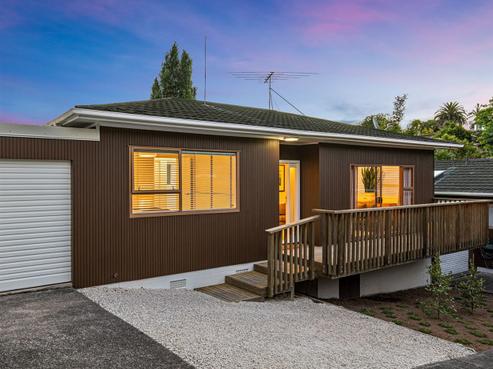 2/34 Heathcote Road, Castor Bay
