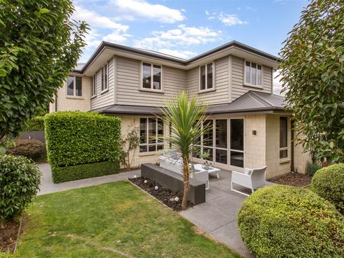 34 Applefield Court, Northwood