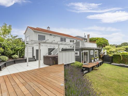 22 Donald Crescent, Karori