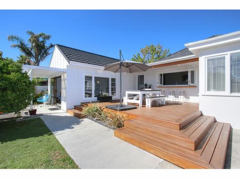 107 Southampton Street West, Hastings