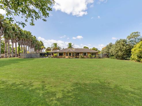 16 Awaroa Stream Drive, Waiuku