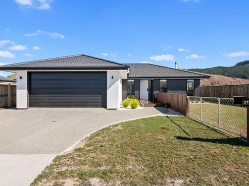 27 George Fyfe Way, Wakefield