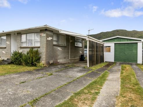 2/34 Matthews Road, Wainuiomata