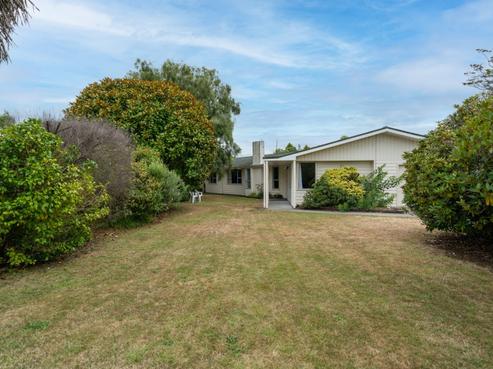 64 Rainbow Drive, Rainbow Point