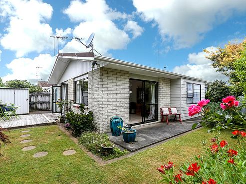 2/13 Chilman Street, Strandon