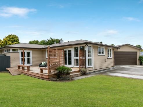 129 Main Road, Clive