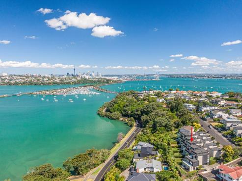 4/139 Paritai Drive, Orakei