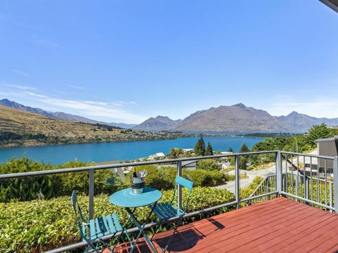 24 Woodlands Close, Queenstown Central