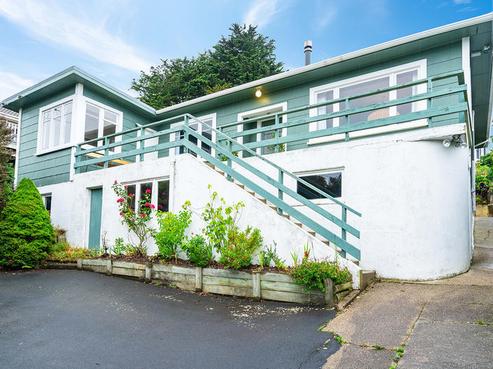 16 Castlewood Road, Company Bay