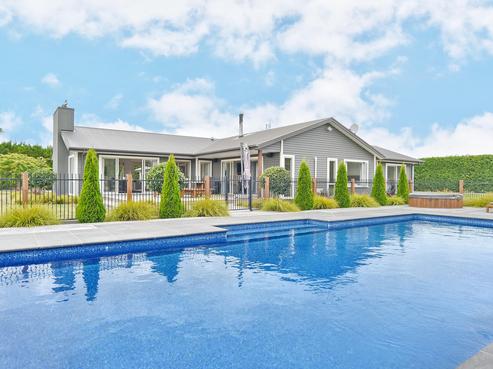 126 Moffatts Road, Swannanoa