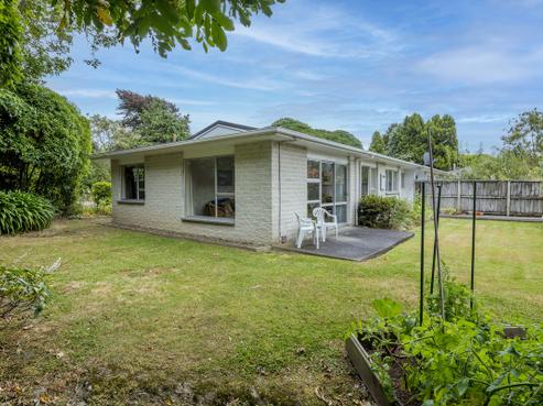 22 Karu Crescent, Waikanae