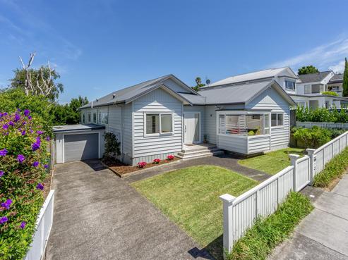 21 Huka Road, Birkenhead
