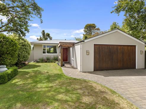 16 Hadlow Place, Burnside