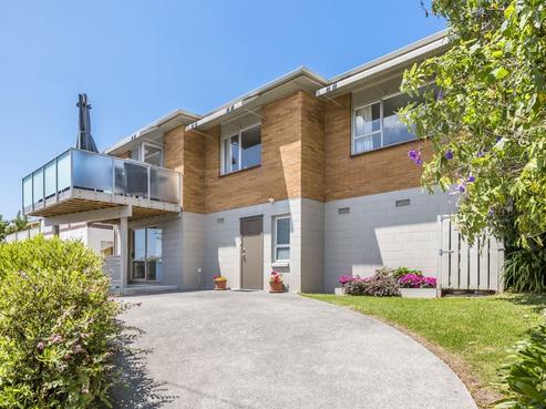 24 Browns Bay Road, Rothesay Bay