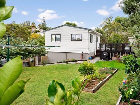 30 Springtime Crescent, Stanmore Bay