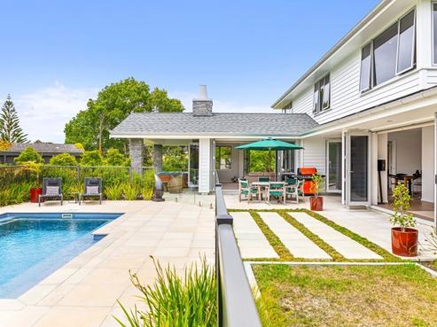 123 Three Oaks Drive, Dairy Flat