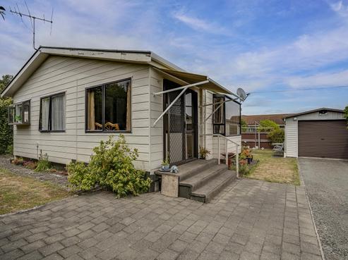 2/17 Titoki Street, Stoke