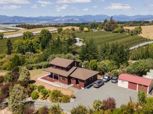 124 Dominion Road, Mahana